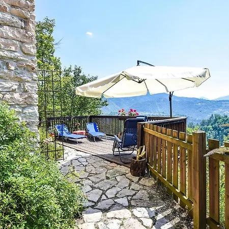 Lovely In With Kitchen Holiday home Lamon